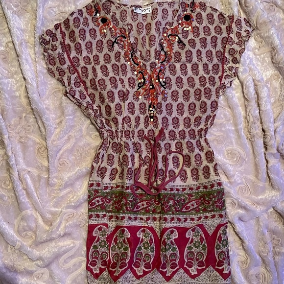 Size small Magazine red and tan blouse - Picture 1 of 3